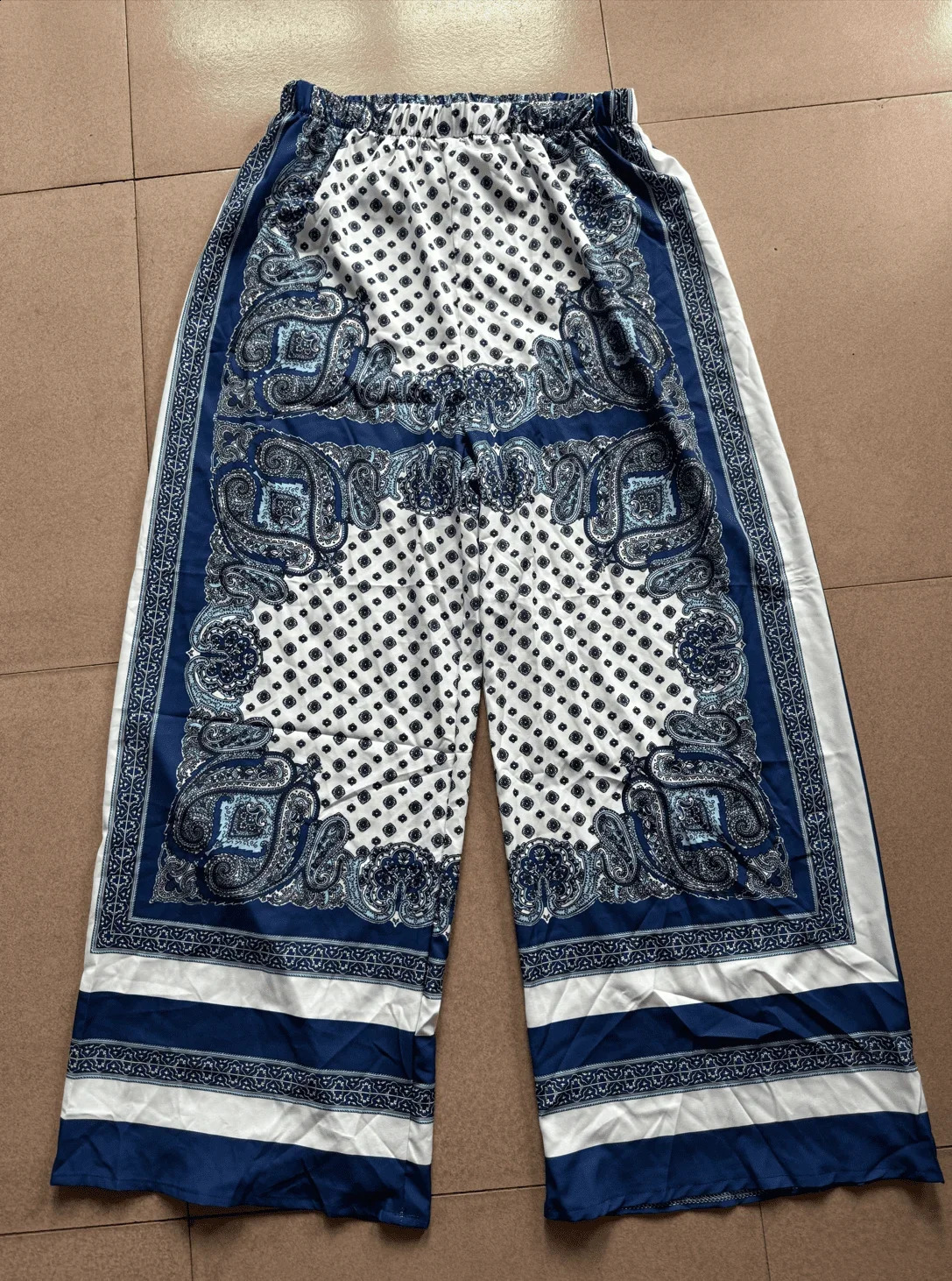 Stylish Printed Lace-Up Vest Pants Two-Piece Set Summer Satin Print Women Casual Sling Lace Up Top Wide Leg Pants 2 Piece Set 250808