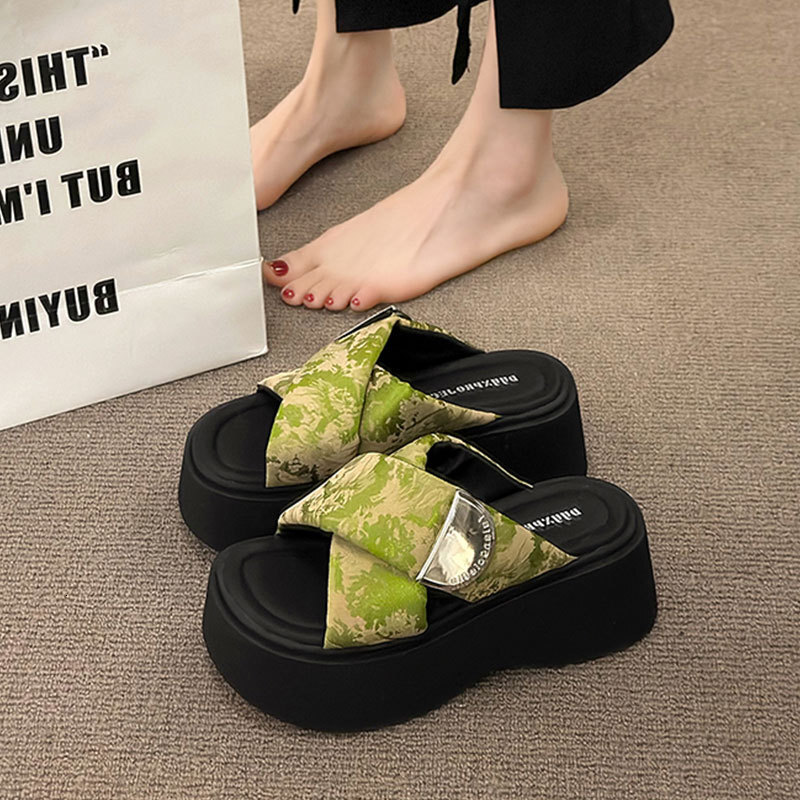 High end style thick soled women's sandals summer outdoor fashion new style super popular height increasing slippers designer sandals