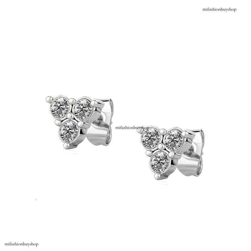Exquisite INS Style Live Broadcast Sier Needle Heart Niche Design Cross Earrings Jewelry