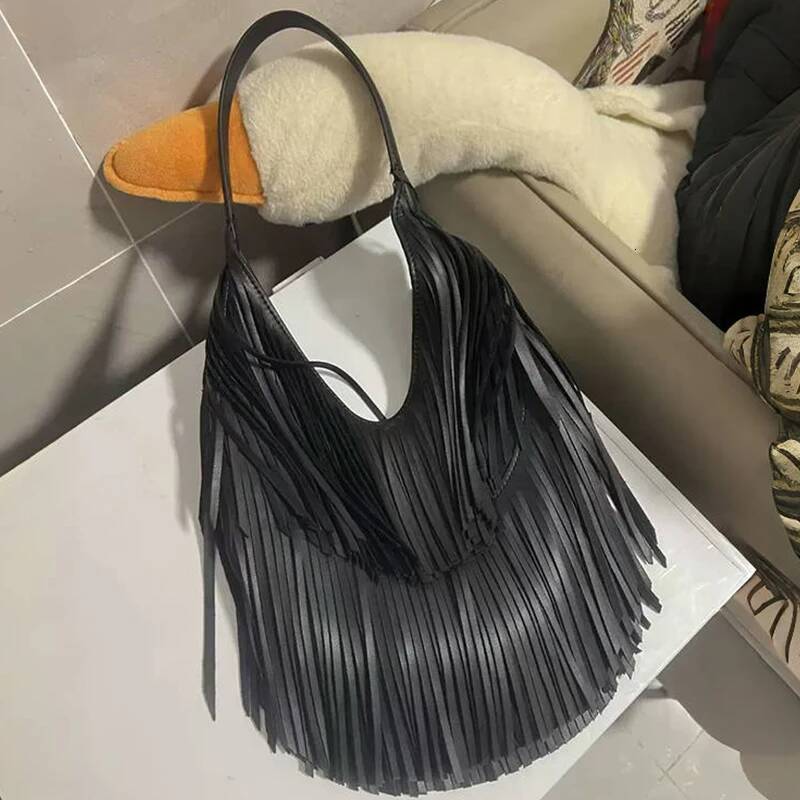 Brand Design Handbag Soft Leather Women's Shoulder Satchel Tassel Large Capacity Tote Bucket Hobos Armpit Bag