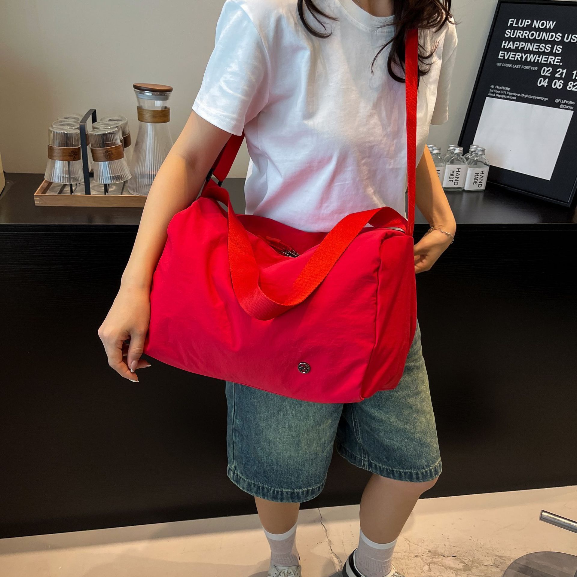 Cross-border Short Trip Travel Bag Swimming Fitness Sports Bag Yoga Commuting Casual Toast Bag Simple Luxury Designer Bag Bag Versatile Crossbody Bag