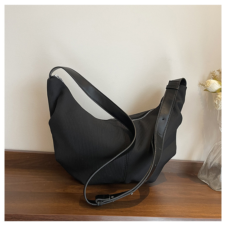 Cross-border Wholesale New Korean Designer Bag Niche Single Shoulder Underarm Bag Retro Crossbody Dumpling Bag Women's Single Luxury Bag Shoulder
