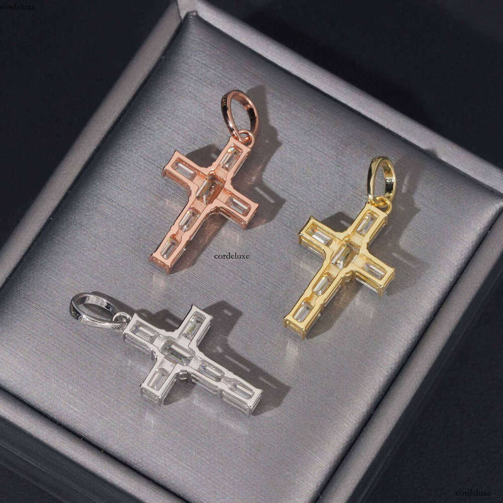 New cross hip-hop pendant sier inlaid moissanite personalized fashion style mens and womens necklace accessories