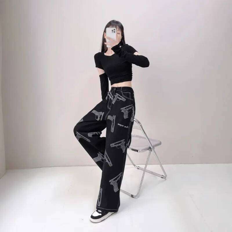 New Hip-hop Washed Men's and Women's High-quality American Pistol Print Straight Pants Graphic Jeans