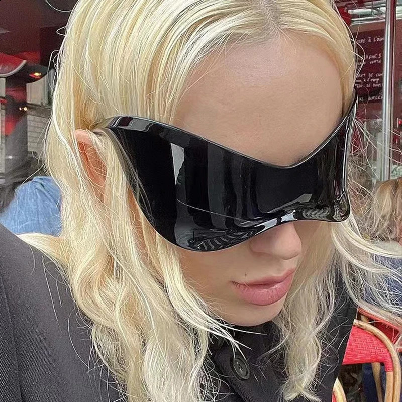 Oversized Futuristic Shield Sunglasses for Women Men Fashion Silver Mask Visor Sun Glasses Female Punk Y2K Eyeglasses 250805