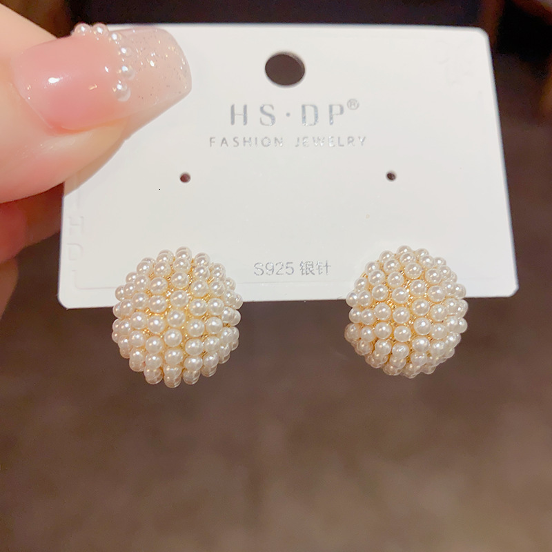 TikTok Same Style Sweet Fashion Cute Pearl Hoop Niche Design High-end Elegant Exquisite Earrings
