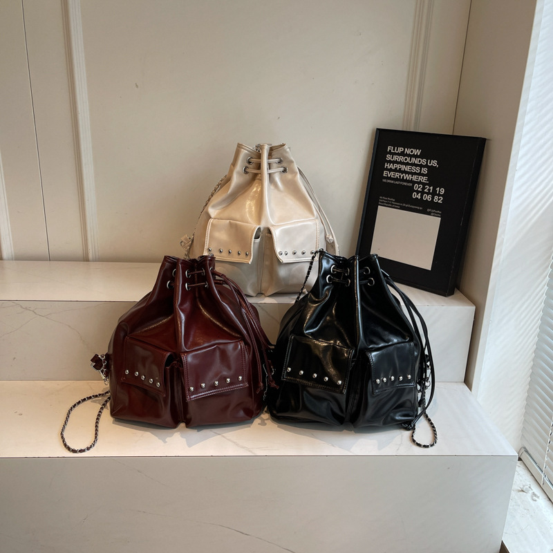 New Women's Designer Bag Fashion Solid Color Motorcycle Style Luxury Bag Korean Version Cross-border Wholesale Retro Backpack Large Capacity Tren