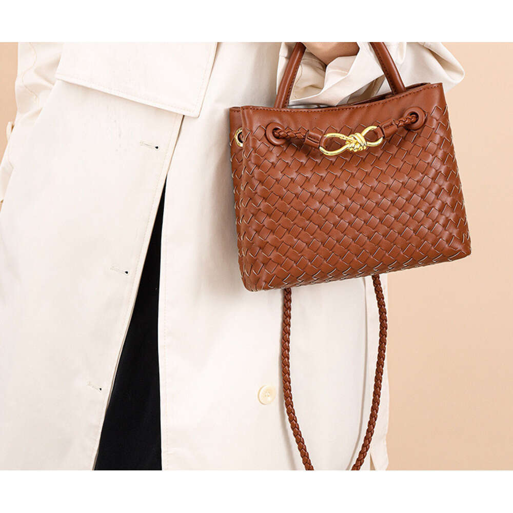 Handwoven Fashion Versatile Elegant Handbag Niche Women's Shoulder Crossbody Bag