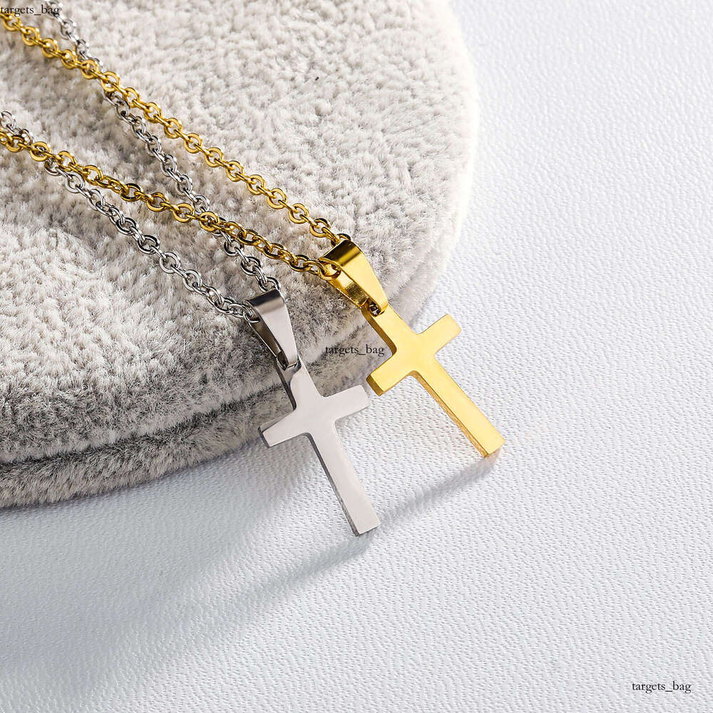 Hip-Hop Style Hot-Selling Titanium Cross Pendant for Men and Women Sterling Silver Moissanite chain Chain Gold