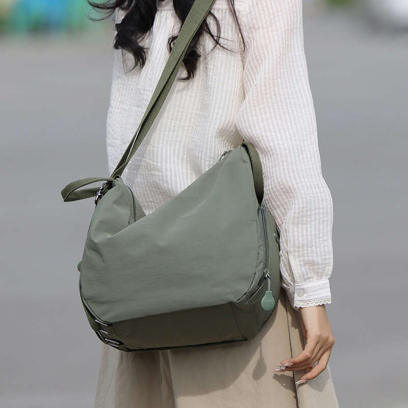 Hot Selling New Niche Casual Lightweight Simple Commuting Small Backpack Multifunctional Fashion Versatile Single Shoulder Crossbody Bag Designer Bags