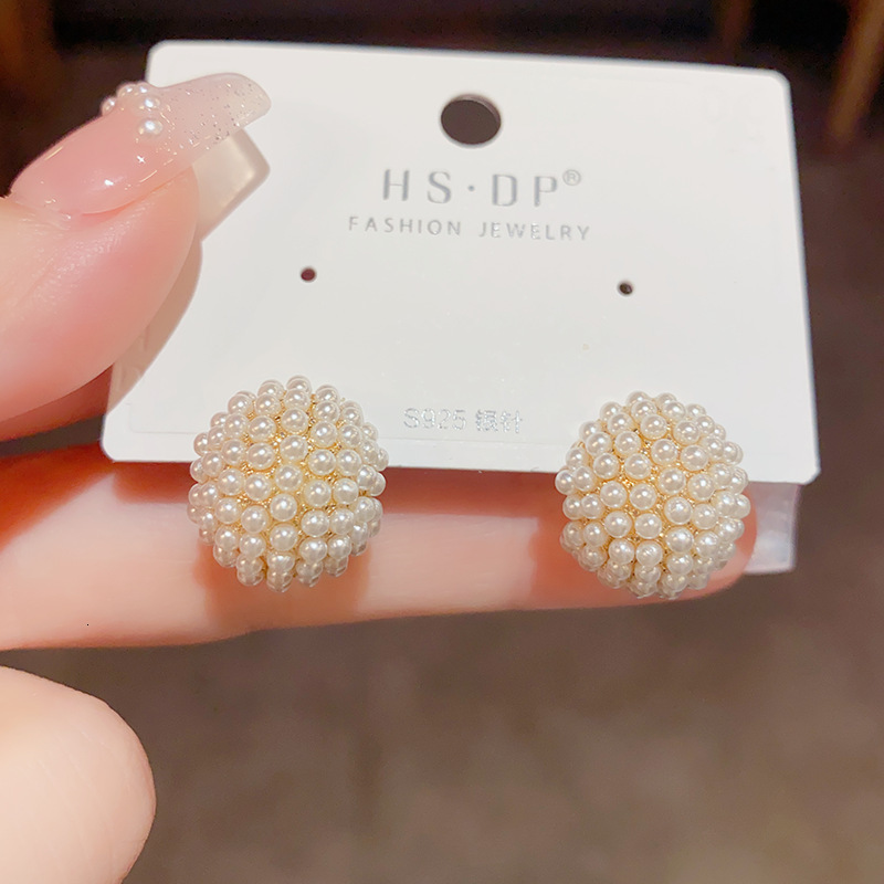 TikTok Same Style Sweet Fashion Cute Pearl Hoop Niche Design High-end Elegant Exquisite Earrings
