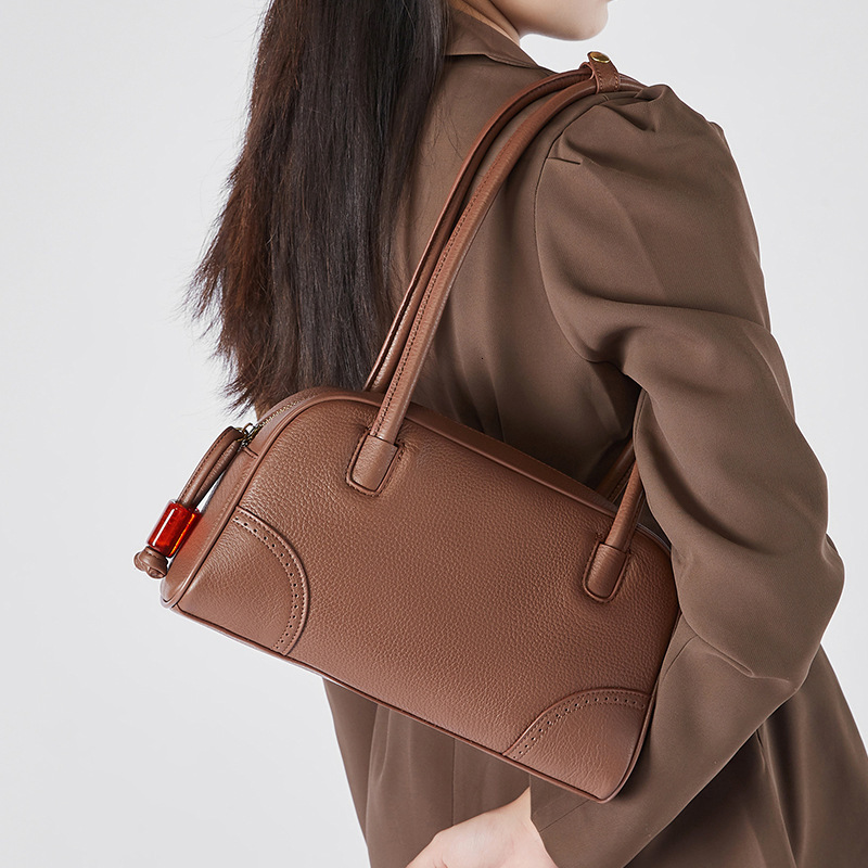 Vintage For Women, Niche Design Handbag, Large Capacity Shoulder Underarm Bag, Cowhide Commuter Bowling Bag