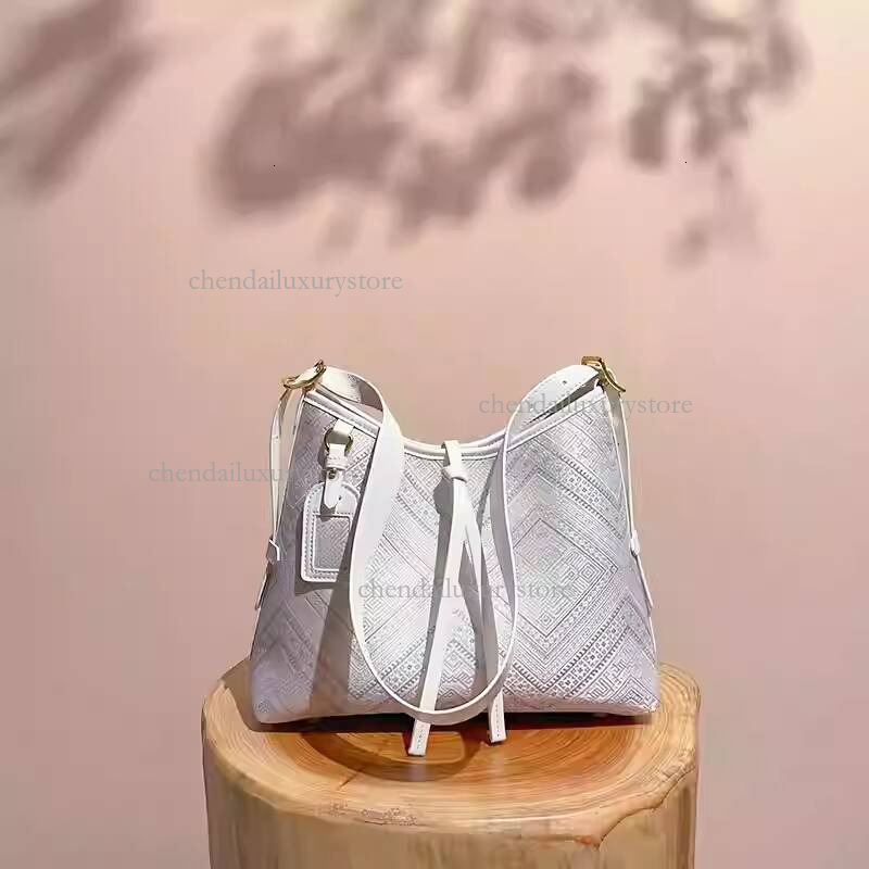 Free Shipping Designer Dragon Beard Handbag Women's Large Capacity Tote Bag New Single Shoulder Armpit Bag Shopping Handbag