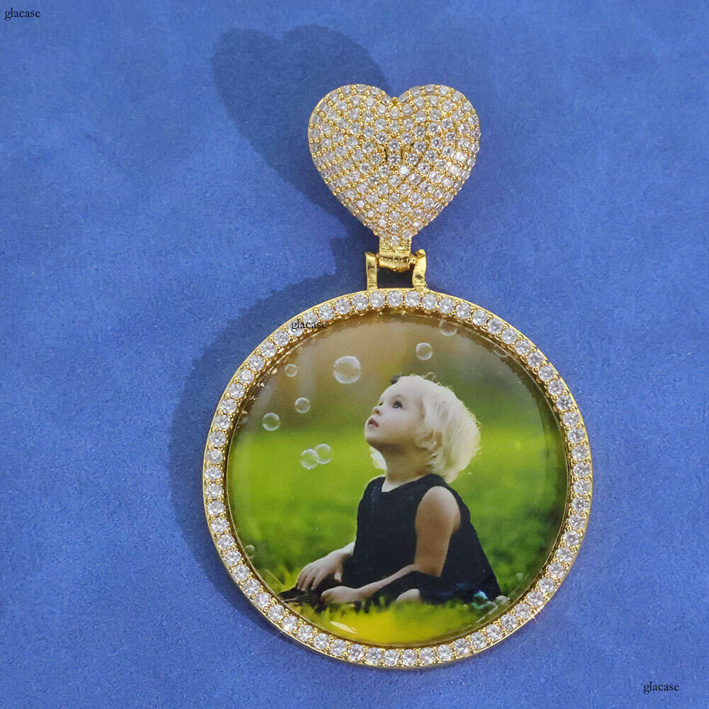 Hip Hop INS Heart Buckle Photo Pendant Round Commemorative Frame Necklace High-End Jewelry