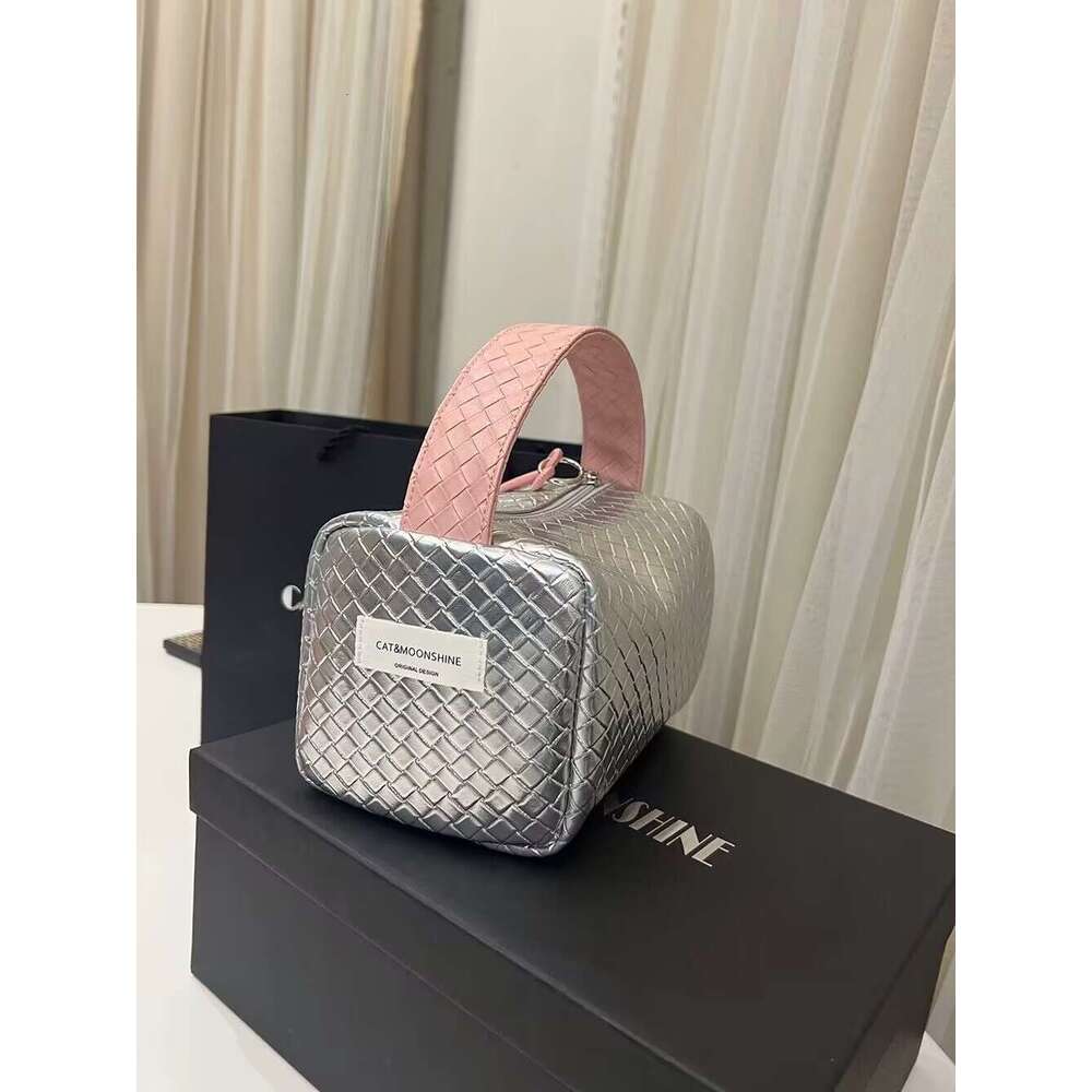 Sier and Pink Gradient Woven Pattern 2025 New Handbag Small Portable Makeup Storage Organizer Bag