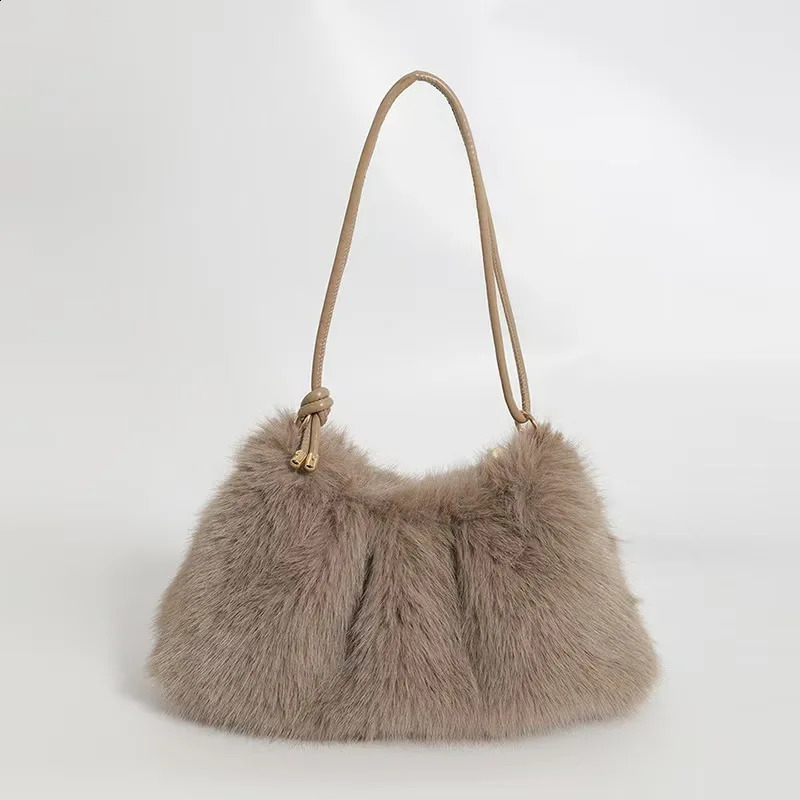 Autumn/Winter Plush Bag Womens French Fashion Versatile Underarm Bag Casual Style Solid Color Handheld Shoulder Bag 250809