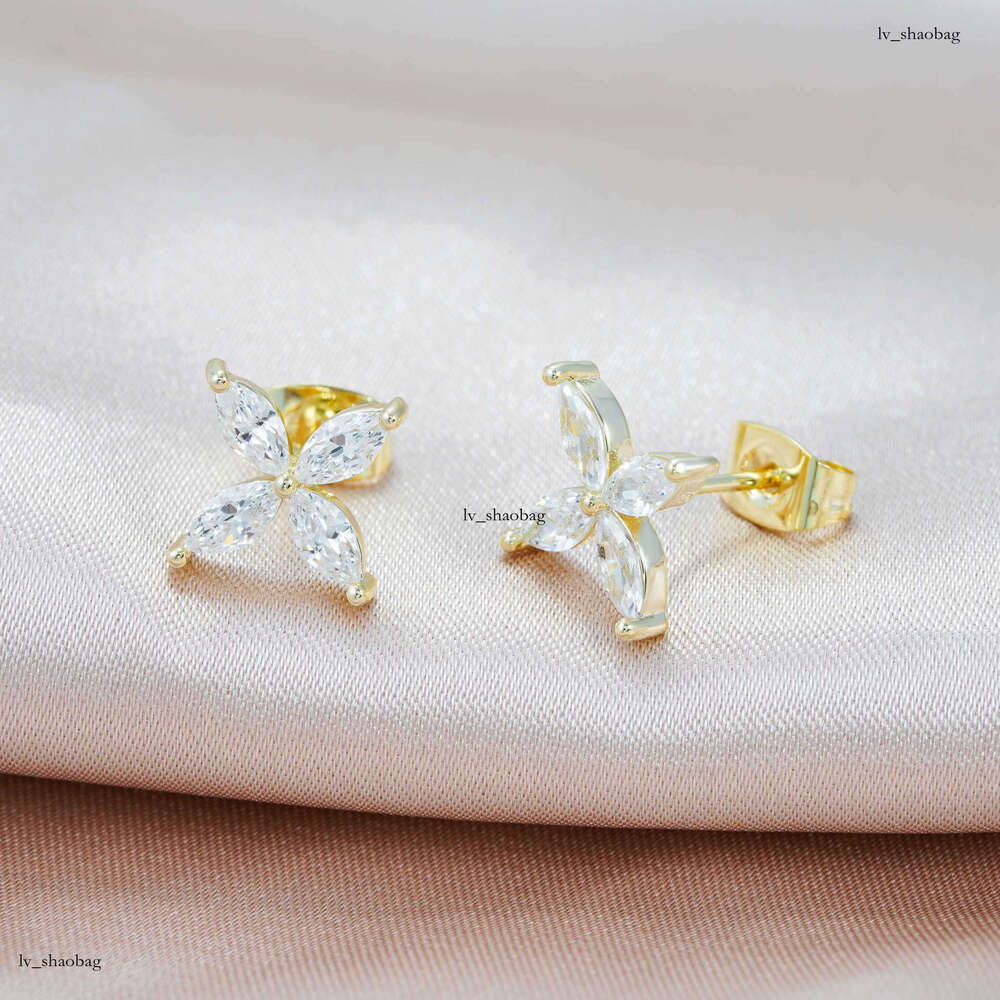Creative Butterfly Sier Moissanite Men and Women Hip Hop Stud Earrings Personality Jewelry