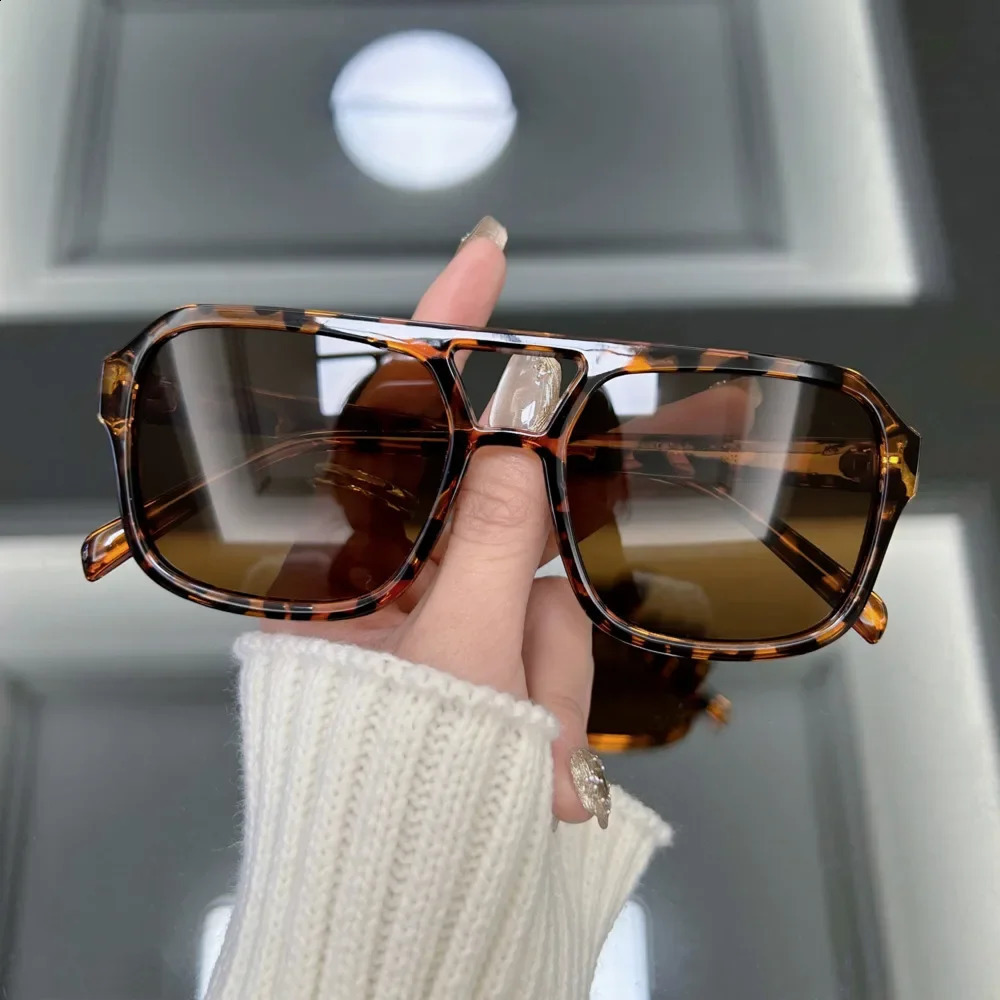 Vintage Square Sunglasse Retro Leopard Sun Glasses Female Shades Mirror Fashion Outdoor Oculos De Sol 250805