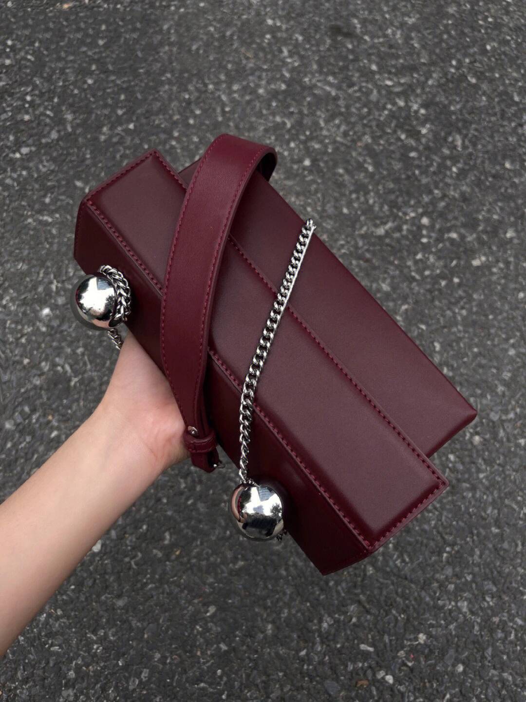 Genuine Leather Bury Bridal Wedding Bag 2024 New Popular Chain Crossbody Bags Women Classic Flap Design Small Handbag