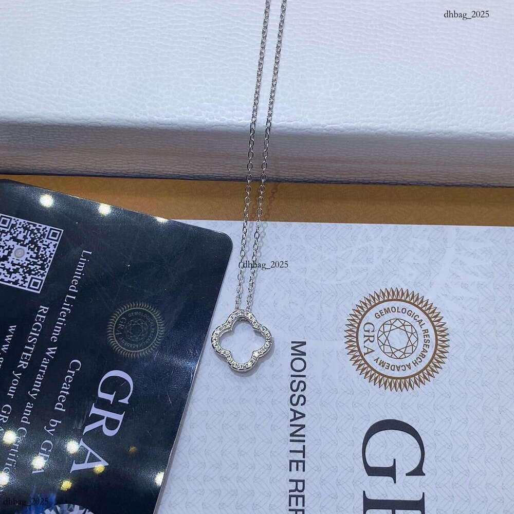 S Moissanite Korean Style Hollow Four-Leaf Clover Necklace for Women High-End Pendant Fashion Jewelry