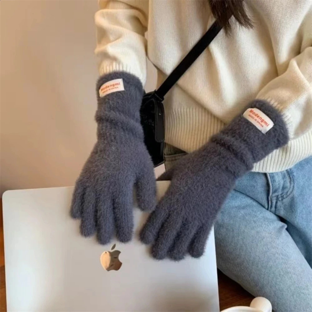 Winter Solid Color Mink Gloves Womens Soft Plush Warm Knitted Full Finger Gloves Outdoor Touch Screen Riding Mittens 250807