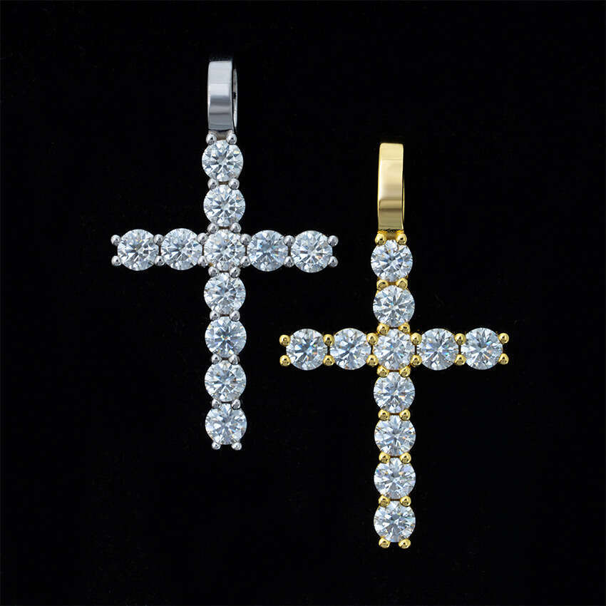 Hip-Hop Personality Iced Out VVS Cross Full Inlaid D Color Moissanite Necklace Pendant