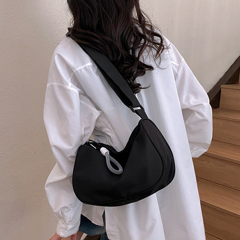 Niche Design Luxury Bag Cute Commuter Single Designer Bag Shoulder Saddle Bag Large Capacity Dumpling Crossbody Bag Casual Versatile Fashion Underarm 