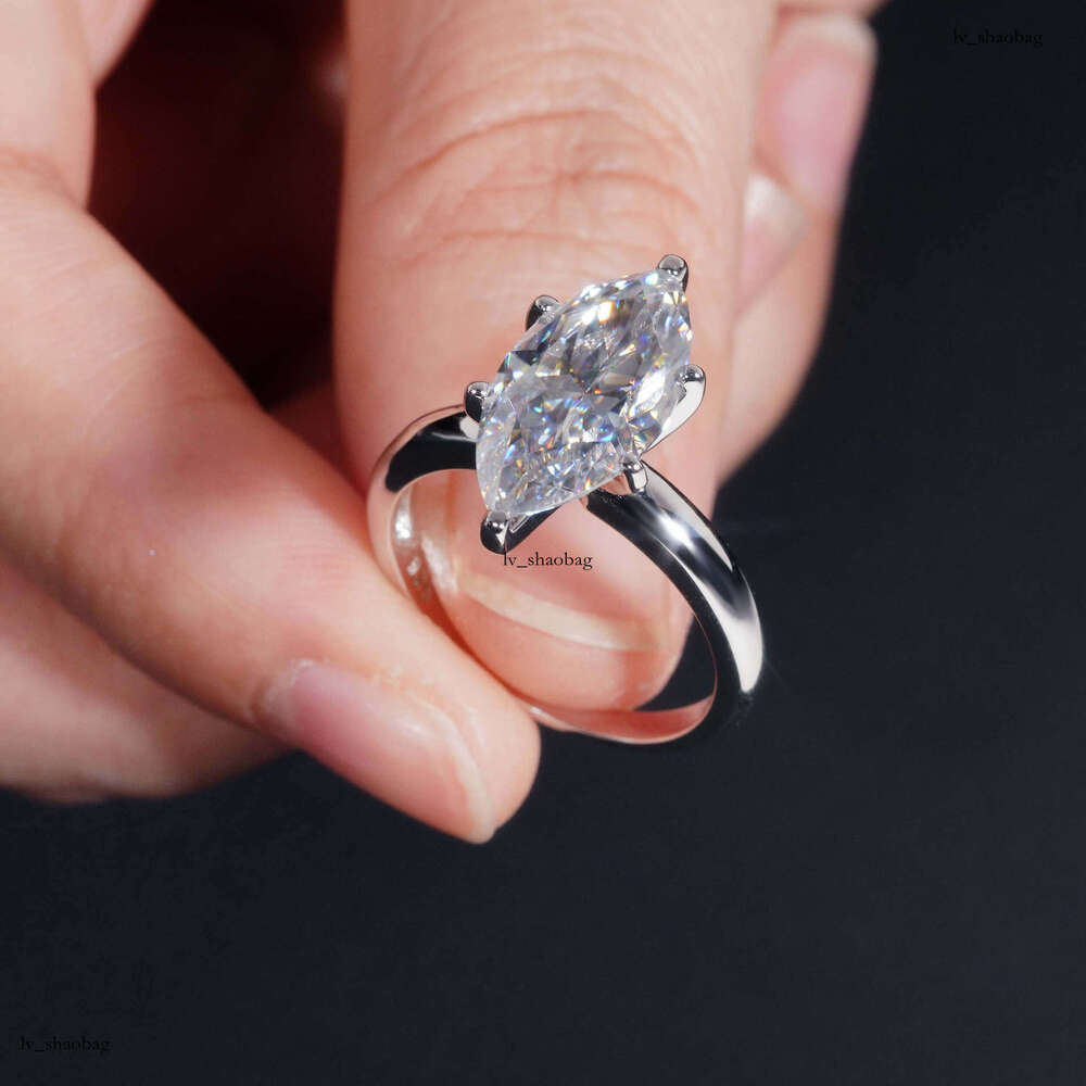 Hip Hop Six-Claw Water Drop Shape 8*16D Color Moissanite Silver Women's Ring Jewelry