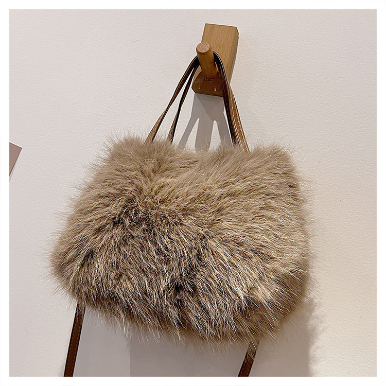 New Fashion Versatile Autumn Winter Small Square Bag Single Shoulder Crossbody Bag For Women Korean Designer Bag Fashion High-end Plush Luxury Bag Und