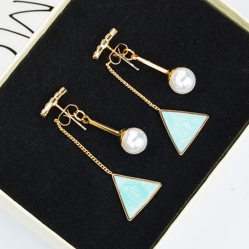 Ins Style Triangle Earrings For Women, Personality And Temperament Pearl Back Hanging Earrings, Fashionable Ear Accessories