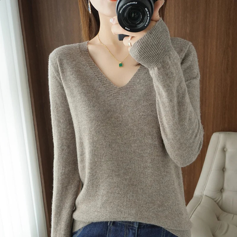 Cashmere Womens V-neck Pullover Lace Neck Hollow Out n Casual Knitted Long Sleeve Womens Sweater Autumn And Winter 250806