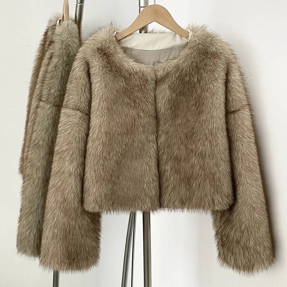 Winter Hot Cool Girl Fluffy Short Jacket Female Iconic Street Fashion Week Brand Gardient Cropped Faux Fur Coat Women