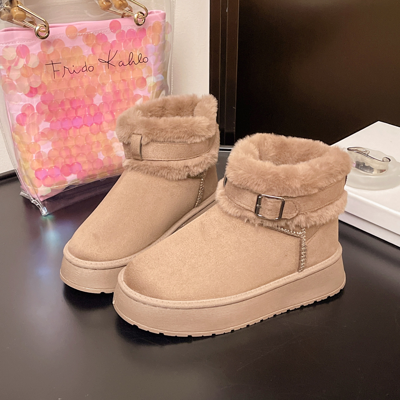 new Free delivery designer woman boots Cotton boots with added fur thickened warm boots outdoor cotton shoes