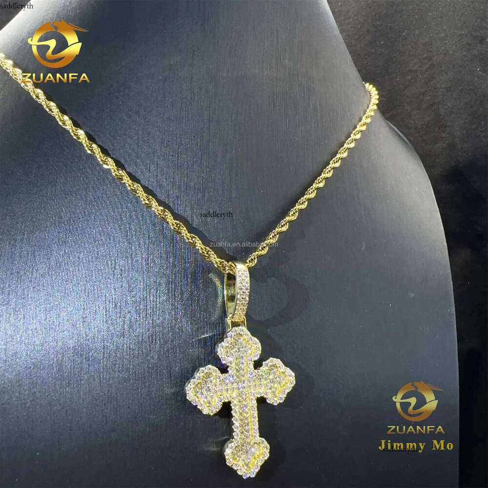 New Design Trendy Fashion Shining Jewelry Hip Hop Sterling Sier Claw Setting VVS Moissanite Dia Cross Pendant