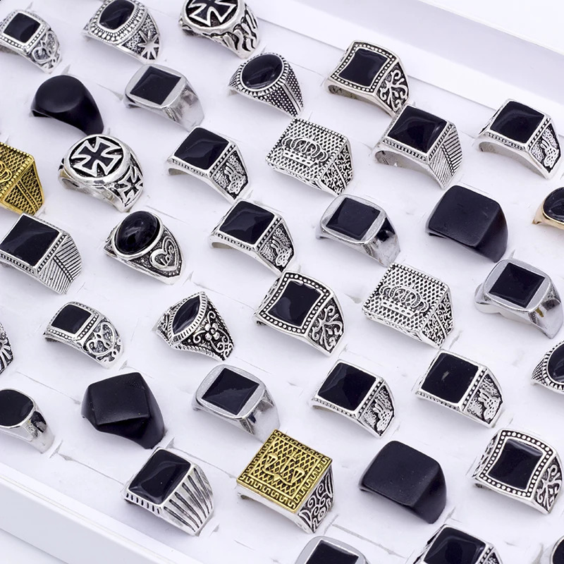 20 Pcs/Lot Geometric Square Classic Metal Men Rings Fashion Jewelry Wholesale Party Gifts Size 17mm-22mm 250807