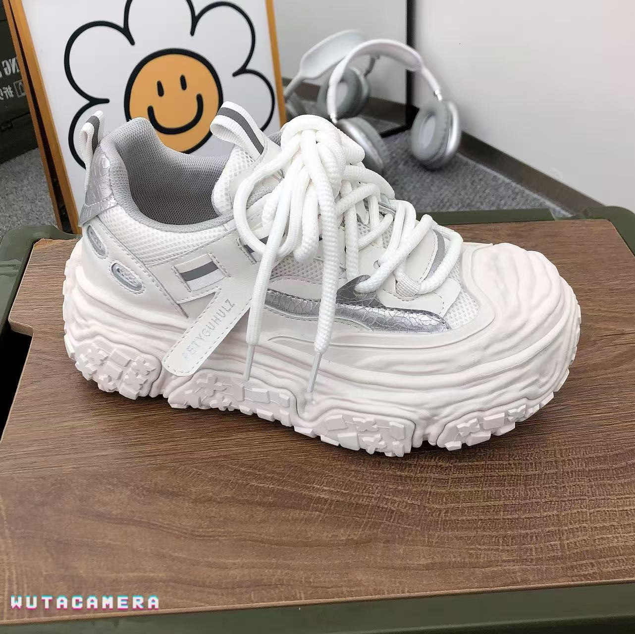 2025 designer's new women's dad shoes, lace up height increasing sports and leisure shoes, lightweight thick soled women's single shoes