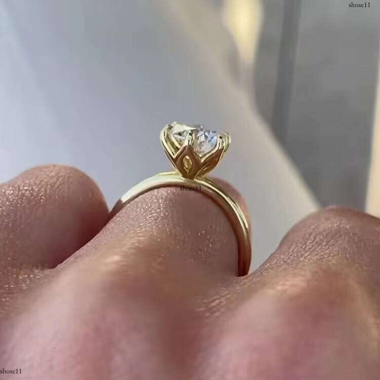 2023 New Arrival 14K Gold 3CT Round Moissanite Dia Petal Rings Women Engagement Ring Fine Jewelry