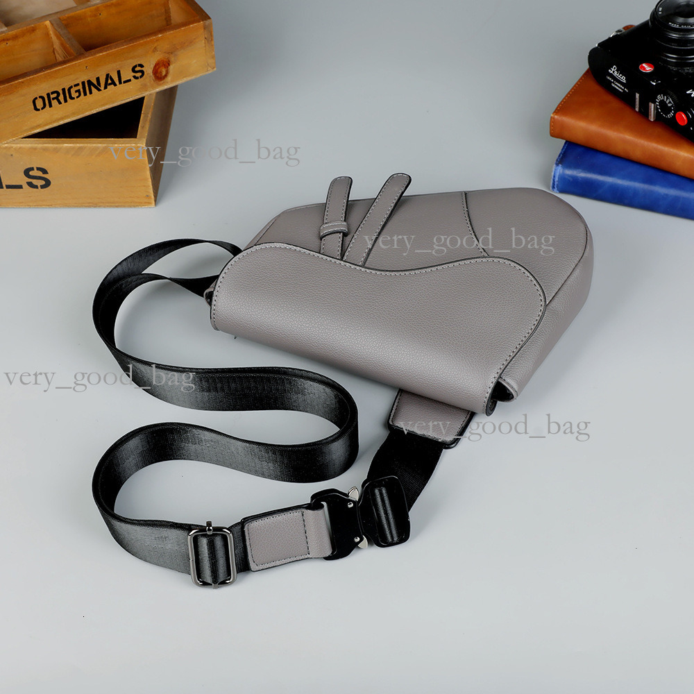 Men's Solid Color PU Leather Saddle Bag Shoulder Crossbody Chest Bag Stylish Durable Versatile Practical Casual Travel Fashionable Trendy