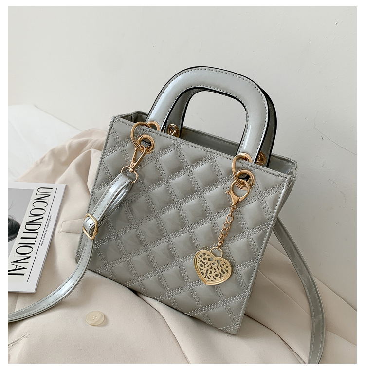 Free Shipping Designer's New Women's Small Bag 2025 New Korean Style Multifunctional Shoulder Crossbody Bag Princess Diana Bag