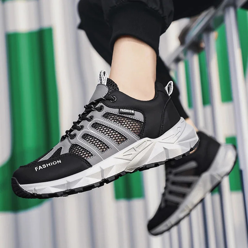Summer Breathable Mesh Soft Outdoor Hiking Shoes Flat and Casual Professional Anti-slip Travel Wading Shoes for Men 250805