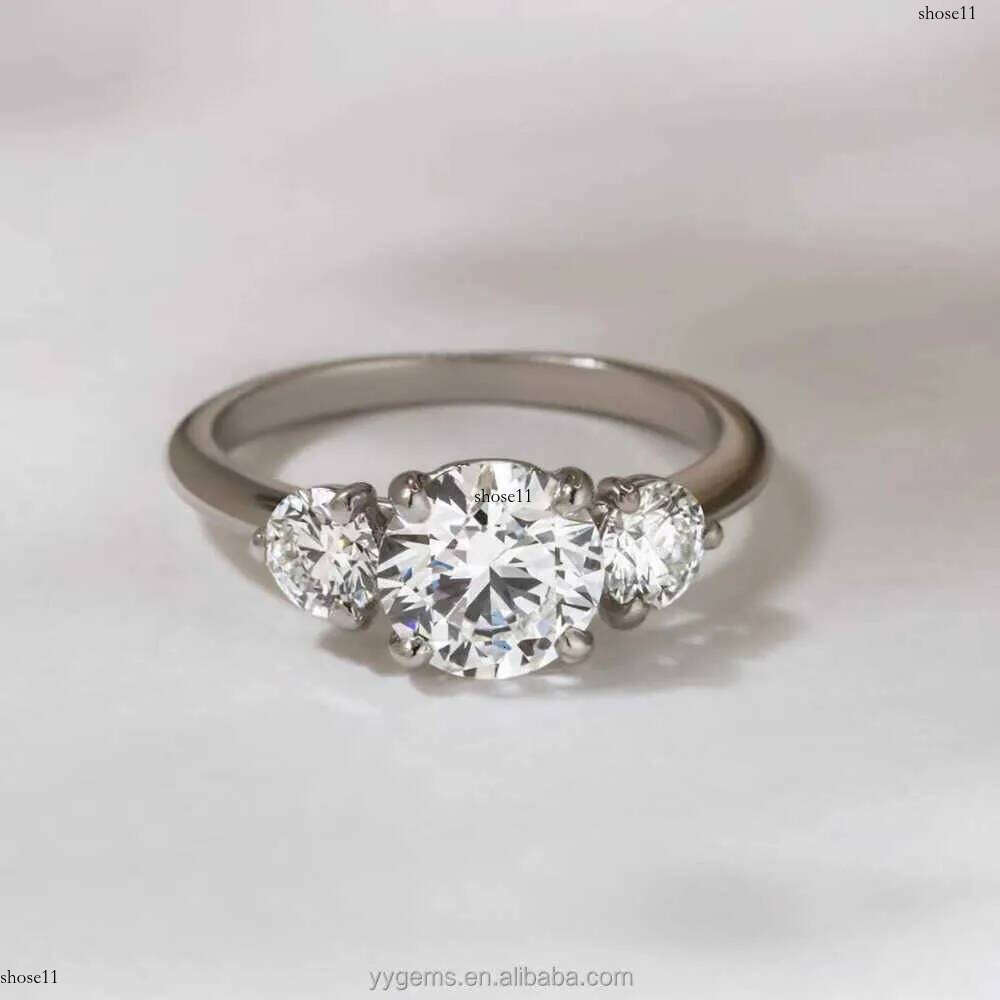 Yu Ying in style 2CT round moissanite center dia with side stones fashion 4 prongs wedding rings 14K jewelry