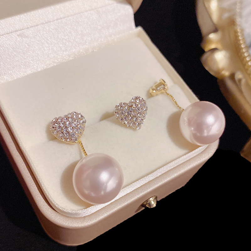 A Two-Way Pearl and Dia Heart Niche Sier Needle Studs 2022 New Trendy Elegant Girl Earrings