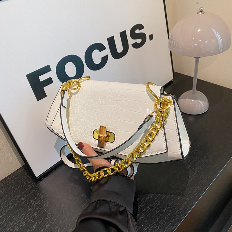 Luxury Bag Women's Bag Autumn Winter New High-end Niche Designer Bag Crocodile Pattern Retro Crossbody Bag Versatile Hot-selling Chain Shoulder B