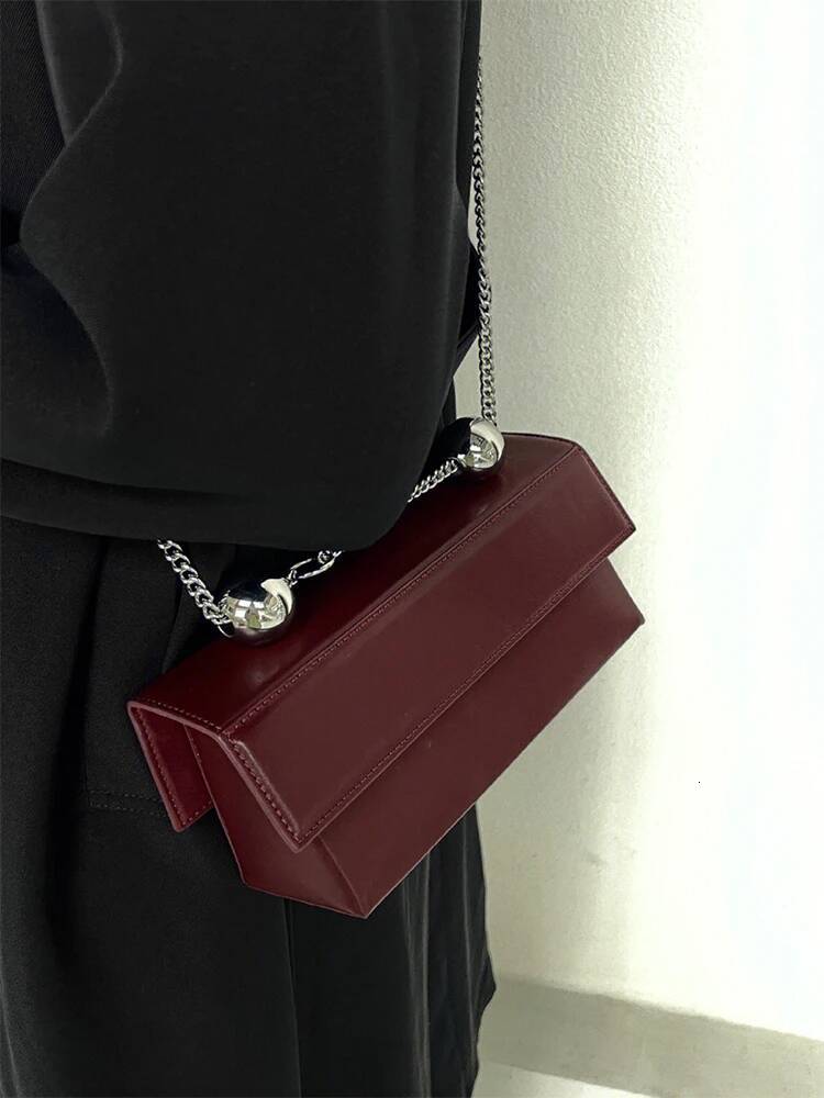 Genuine Leather Bury Bridal Wedding Bag 2024 New Popular Chain Crossbody Bags Women Classic Flap Design Small Handbag