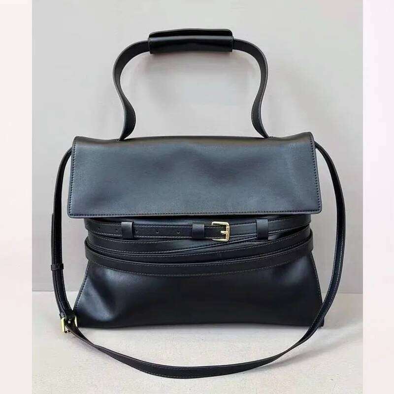 Spring and Autumn New Women's Leather Crossbody Handbag Simple Belt Buckle One Shoulder Student Bag