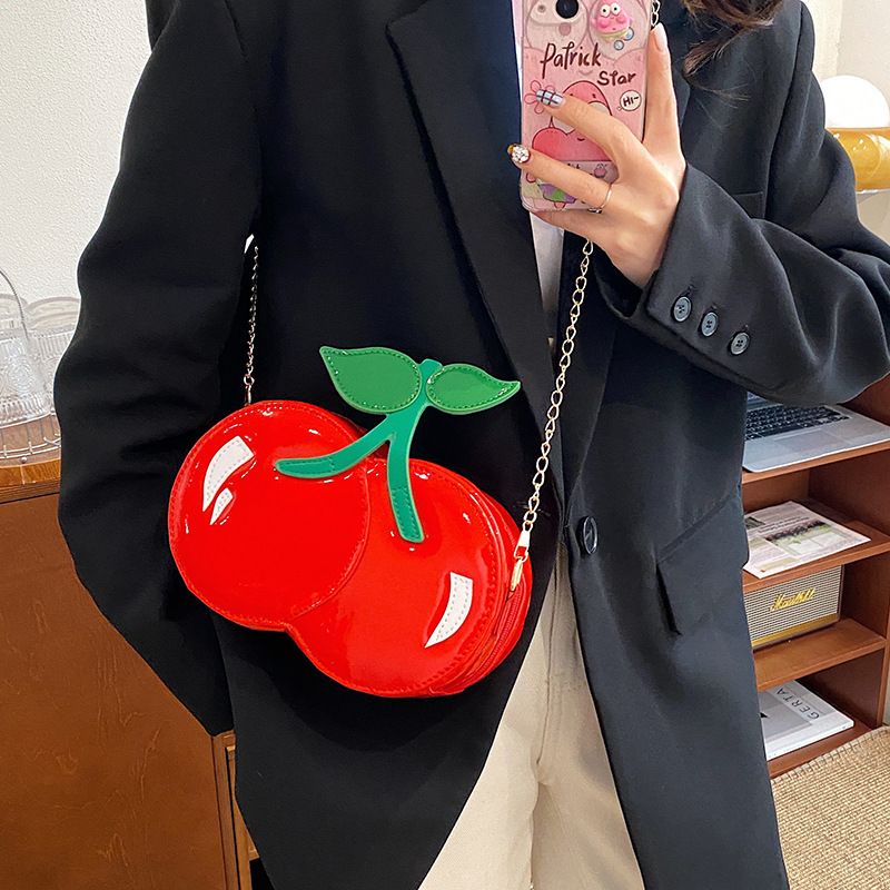 2025 New Cherry Shape Single Shoulder Crossbody Women's Sweet Fresh Patent Leather Fruit Red Chain Bag ddmymoon
