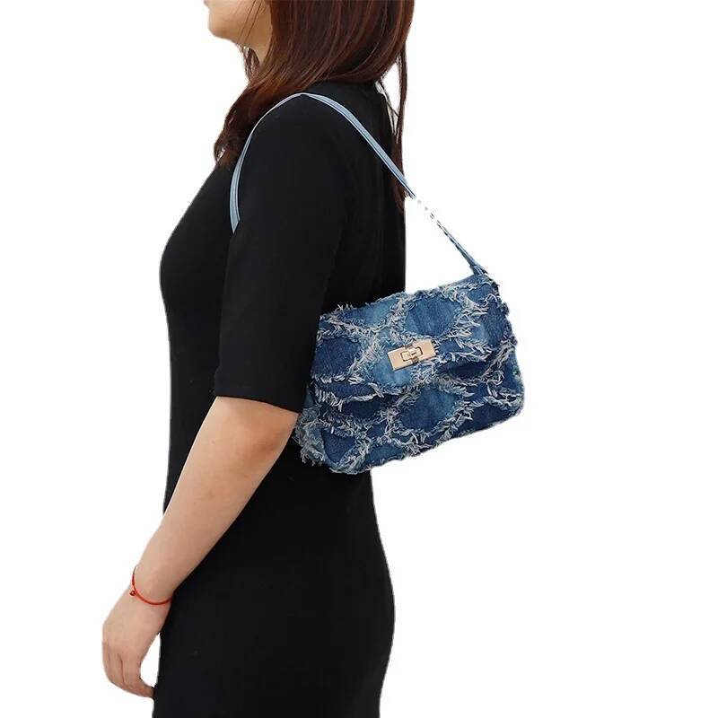 iPinee Fragrant Underarm New Lingge Denim Fabric Bag Women's European and American Small crowd tassel handbag