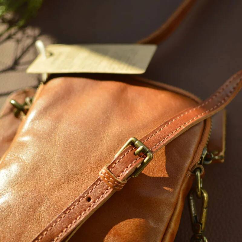 AETOO New vintage vegetable tanned leather shoulder cowhide casual backpack crossbody men's mini bag Leather mobile phon