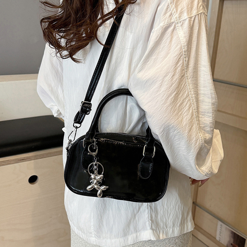 High-quality Vintage Luxury Bag Handbag Pillow Bag Fashion Trend Single Shoulder Crossbody Designer Bag Bag Niche Simple Versatile Commuter Bag