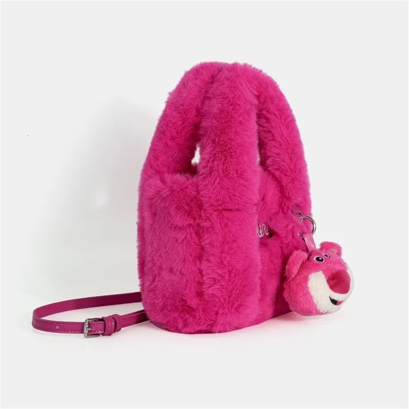 Niche Design Furry 2025 High-End Strawberry Bear Bucket Bag ddmymoon
